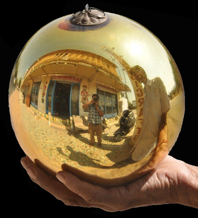 Una palla di vetro di natale indiana...