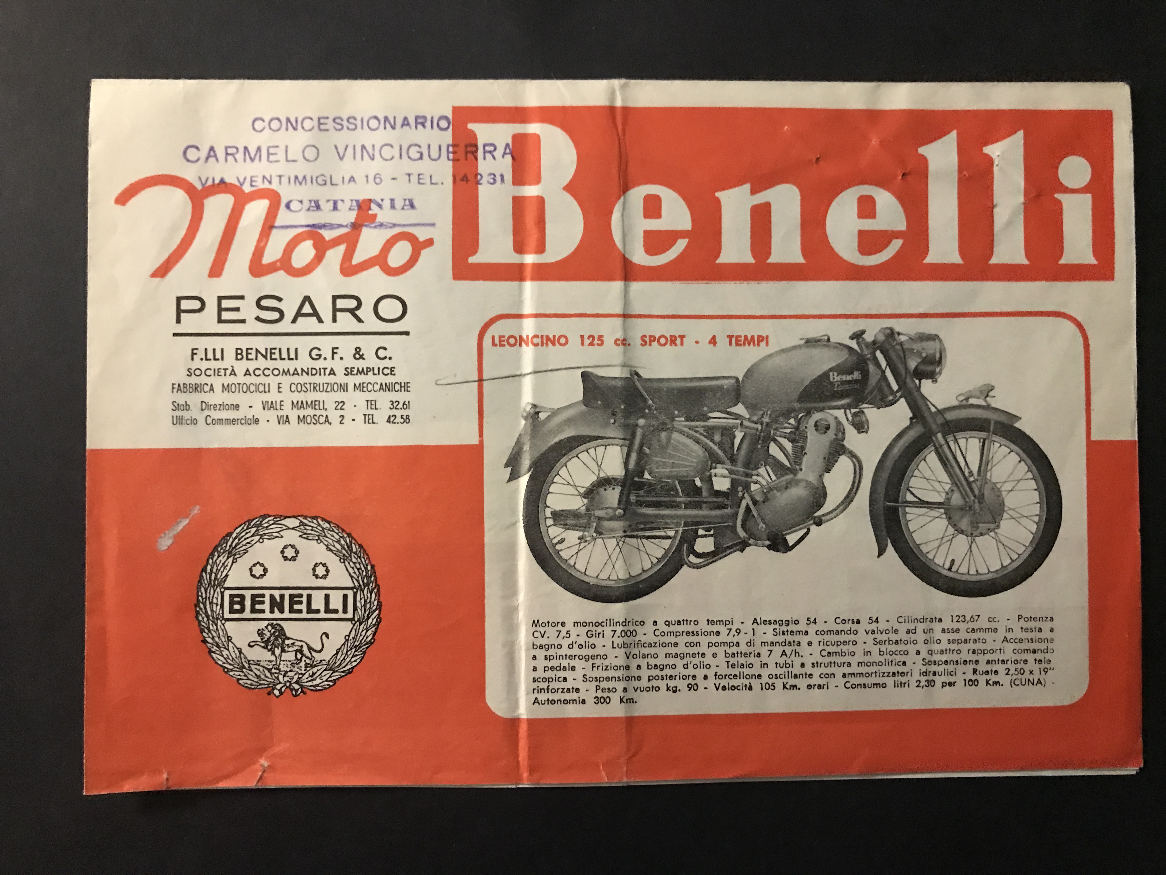 MOTO BROCHURE