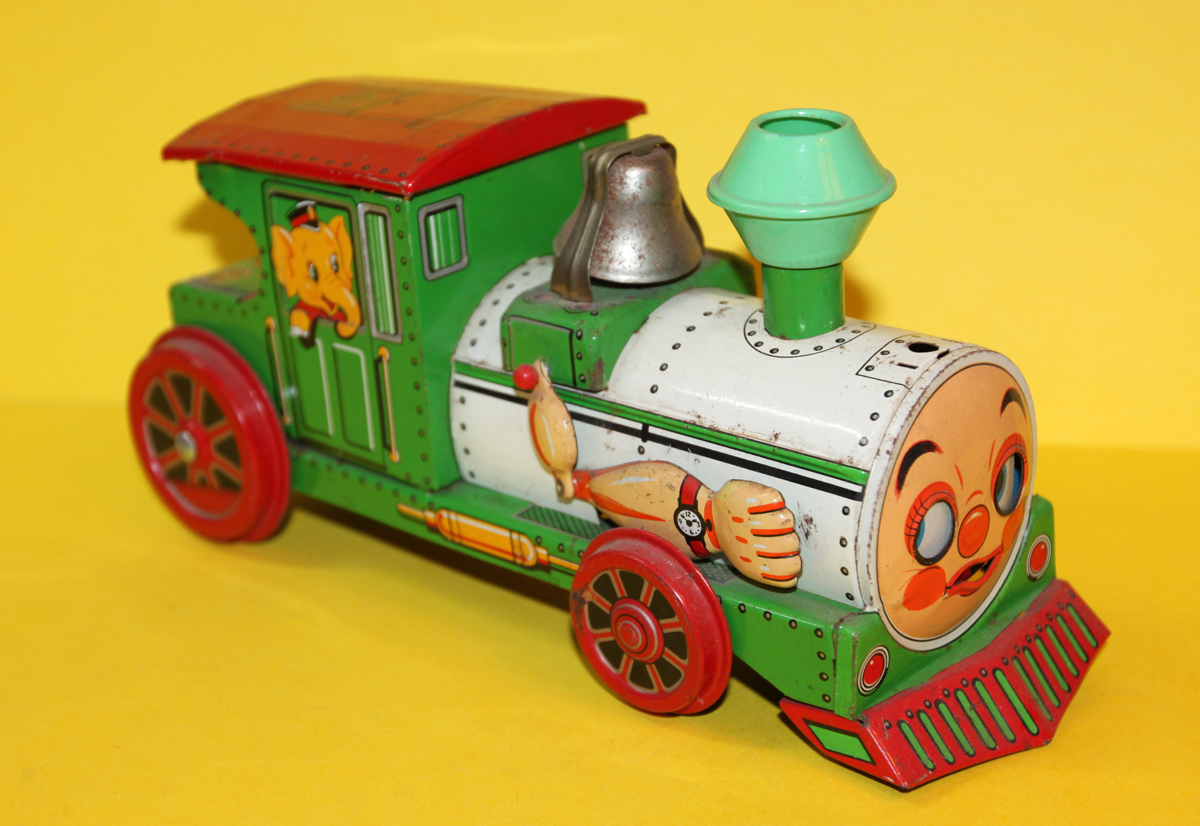 TRAIN BATTERY OPERATED TIN TOY JAPAN