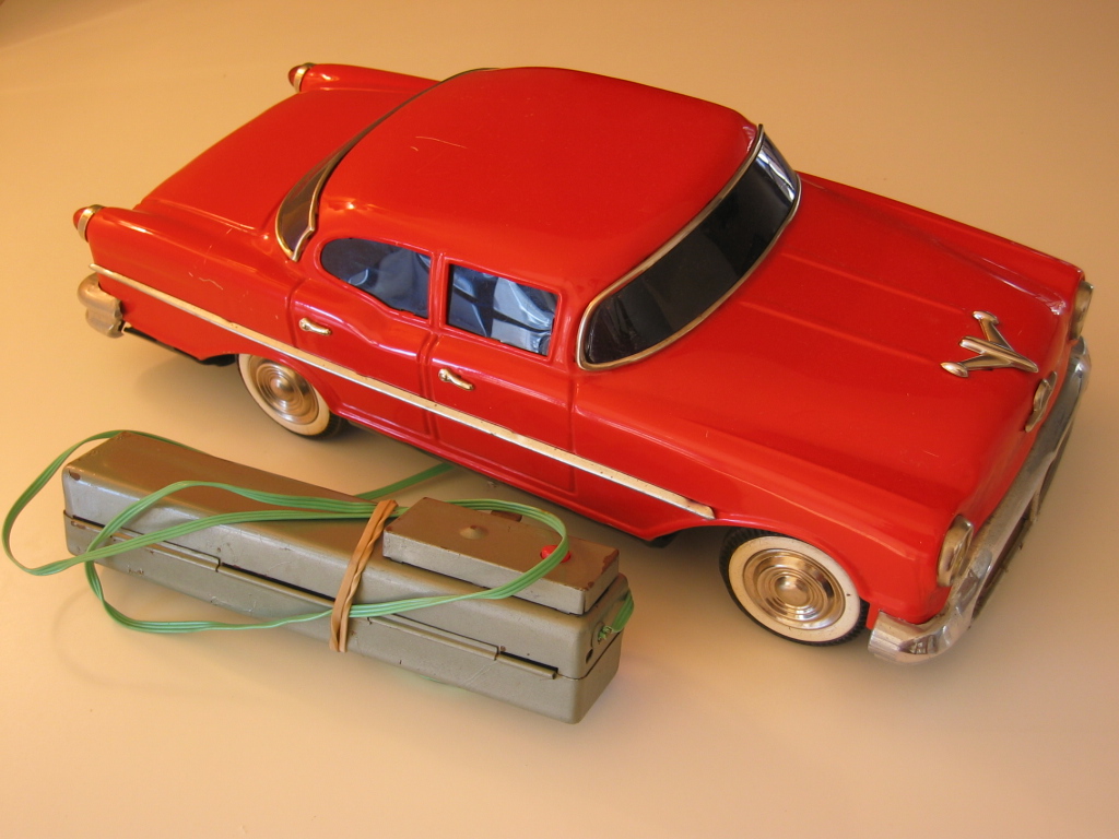 OLDSMOBILE TORONADO JAPAN TIN TOY REMOTE CONTROL BATTERY OPERATED